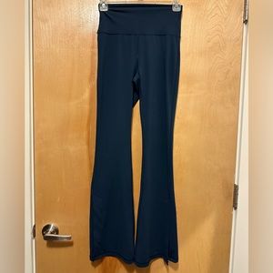 90 degree by reflex flare slit leggings